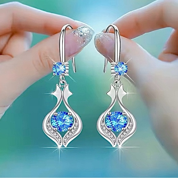 ELEGANT DAINTY JEWELRY  💎🤍⭐️💛 - Picture 5 of 6